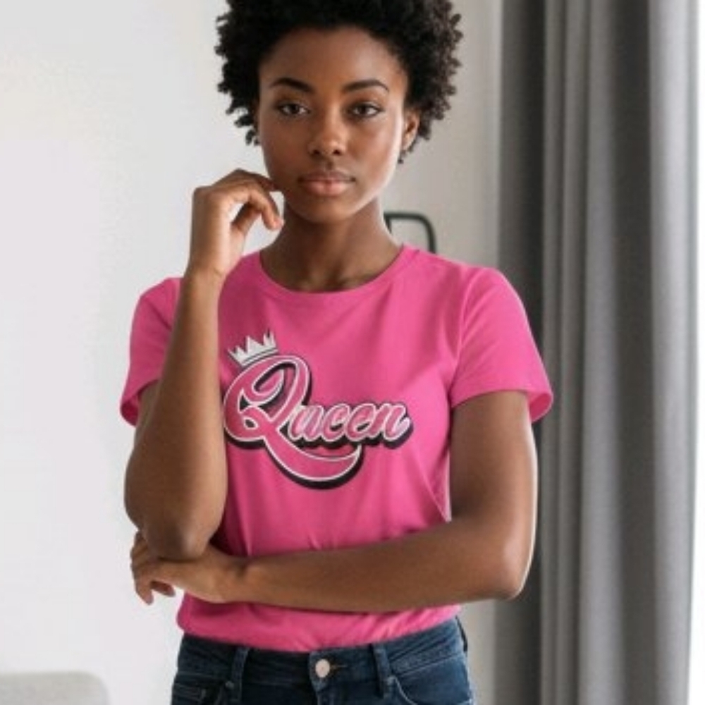 Ladies Medium Hot Pink QUEEN Tee NEW Short Sleeve Graphic Women's T Shirt NEW